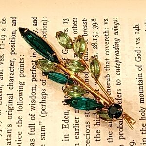 Large Vintage Brooch Navette Layered Green & Peridot Color Rhinestone Pin Wheat 